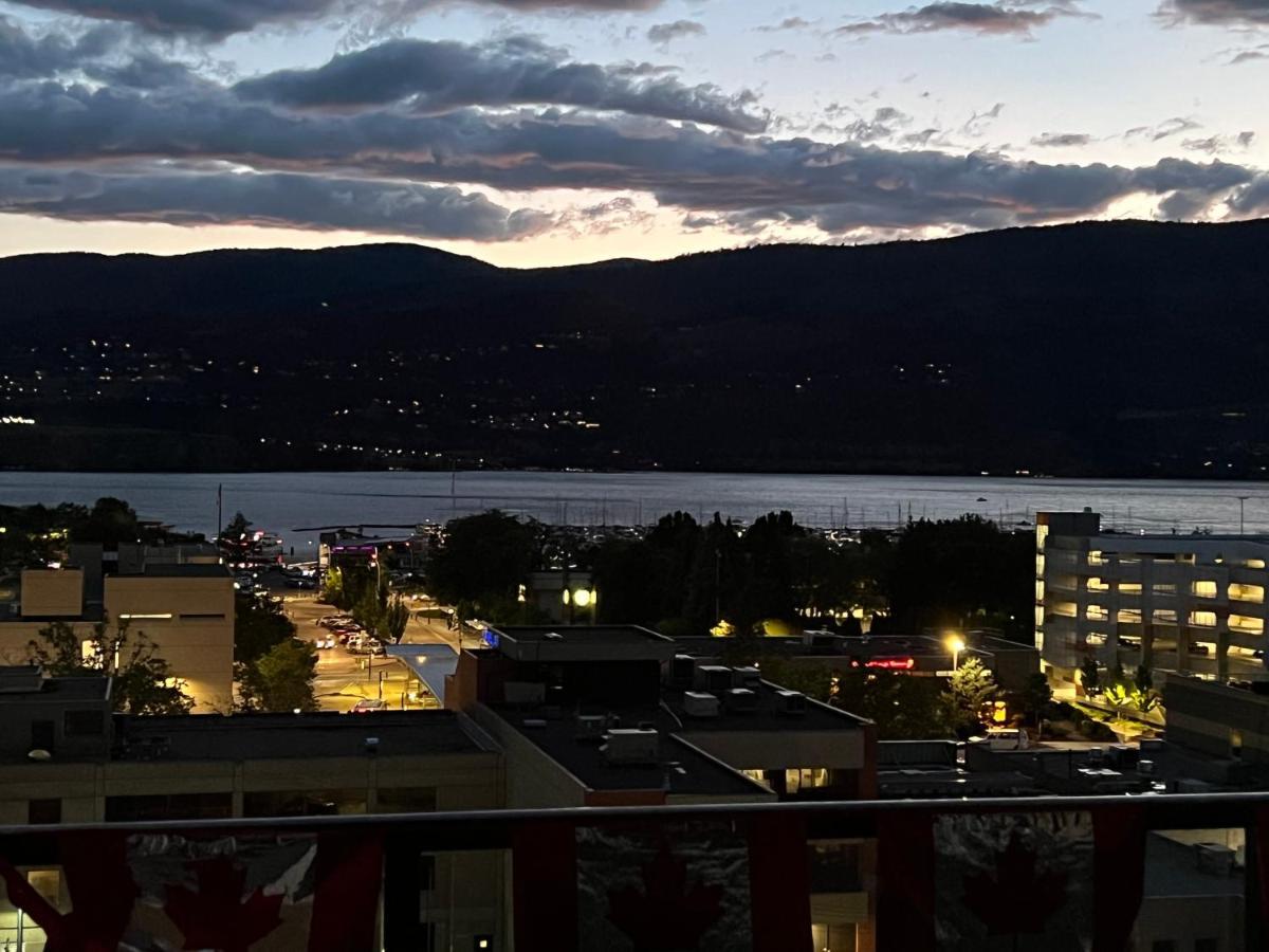 Amazing Brand New Lakeview Condo Downtown Kelowna Luaran gambar