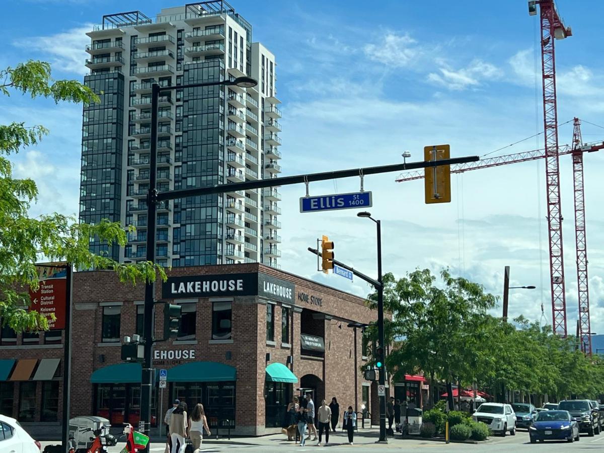 Amazing Brand New Lakeview Condo Downtown Kelowna Luaran gambar